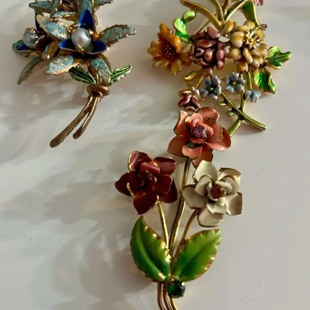Vintage enamel Floral Enamel Brooch set marked Austria - Picture 2 of 6